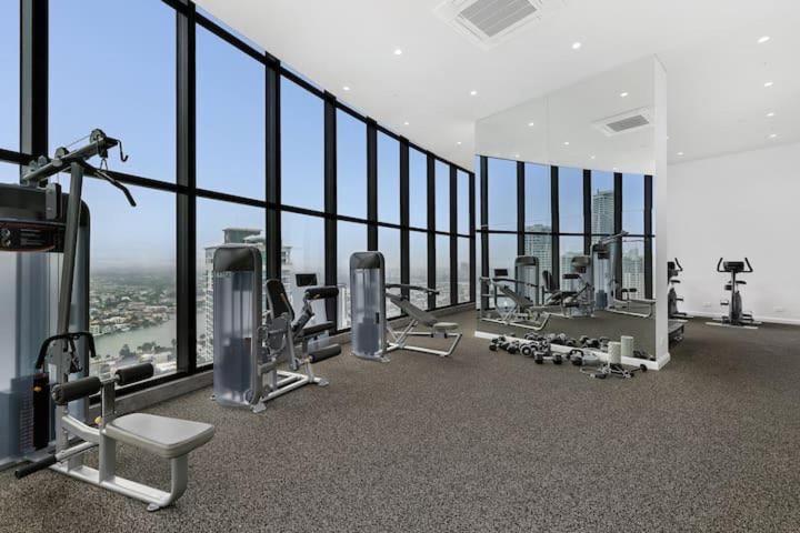 Sea View Beachfront Apartment In Surfers Гоулд Коуст Екстериор снимка